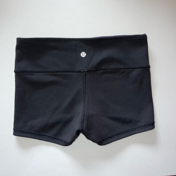 Lululemon 🍋 Boogie Shorts Reversible Size 6 - Picture 3 of 10